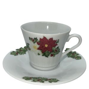 TEACUP / EXPRESSO COFFEE CUP AND SAUCER POINSETTIA AND HOLLY VINTAGE